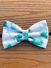 Load image into Gallery viewer, “Evergreen” Bow tie