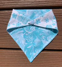 Load image into Gallery viewer, Reversible Pet Bandana “Honey swirl”