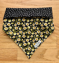 Load image into Gallery viewer, Reversible Pet Bandana "Daisy"