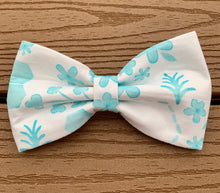 Load image into Gallery viewer, “Honey Flower” Bow tie