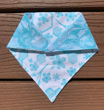 Load image into Gallery viewer, Reversible Pet Bandana “Honey swirl”