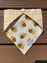 Load image into Gallery viewer, Reversible Pet Bandana “Bee beautiful”
