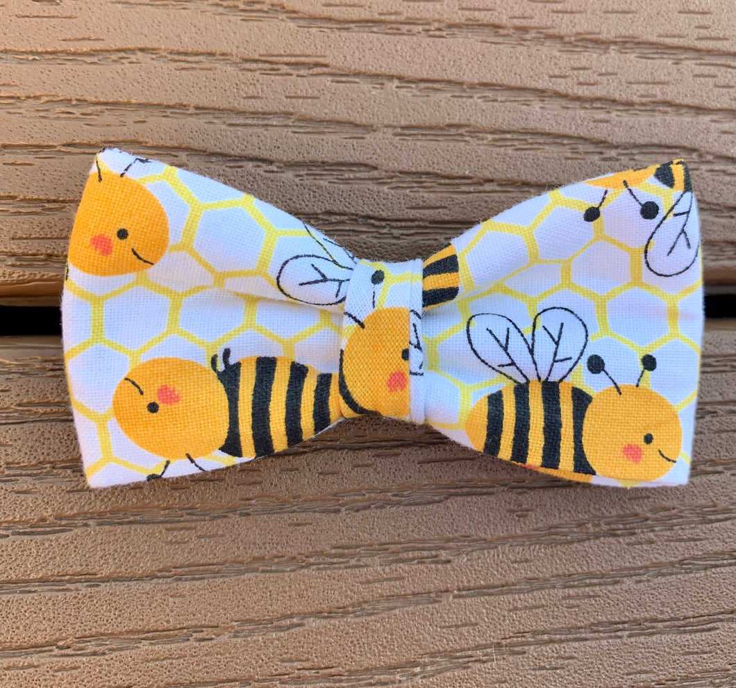 “Bees” Bow tie