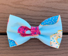 Load image into Gallery viewer, “Donuts” Bow tie
