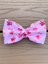 Load image into Gallery viewer, “Pink paw print” Bow Tie
