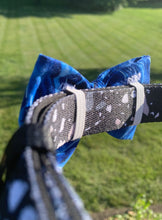 Load image into Gallery viewer, “Blue swirl” Bow tie
