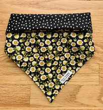 Load image into Gallery viewer, Reversible Pet Bandana &quot;Daisy&quot;

