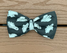 Load image into Gallery viewer, “Ghosts” Bow tie
